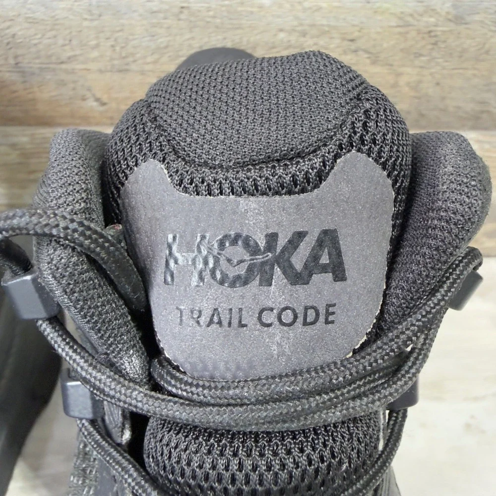 Hoka One One conquer elements